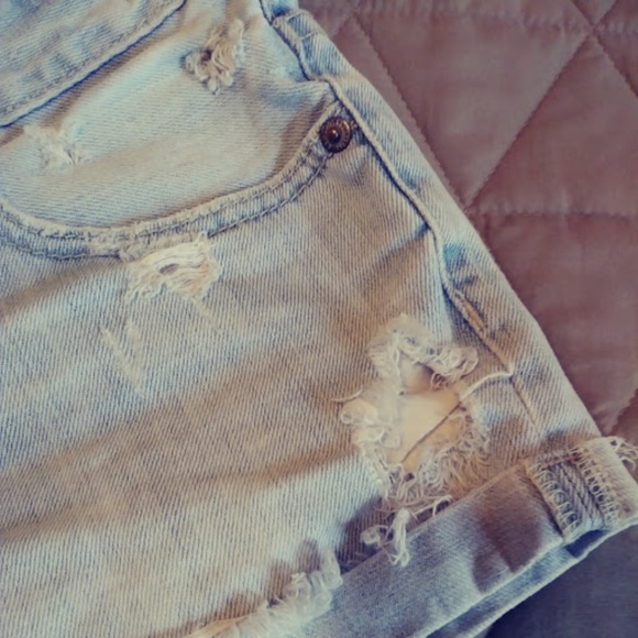 Distressed Aero Jean Shorts - Picture 3 of 5